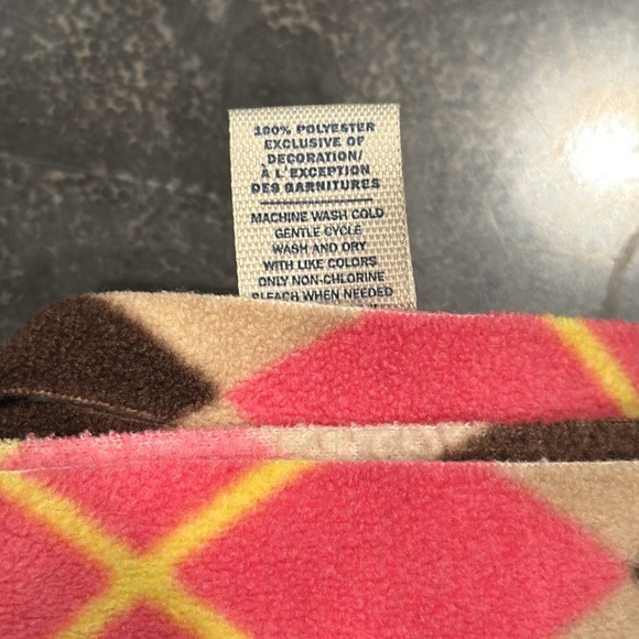 Old Navy Holiday Fringed Argyle Scarf - Picture 7 of 9